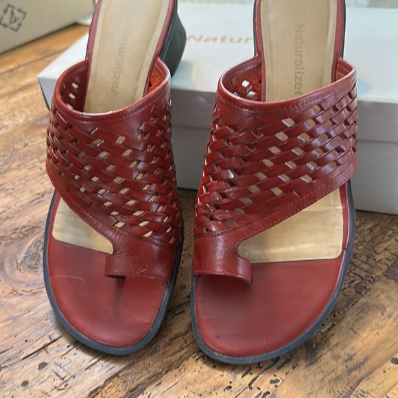 Red Naturalizer sandals - Picture 4 of 4